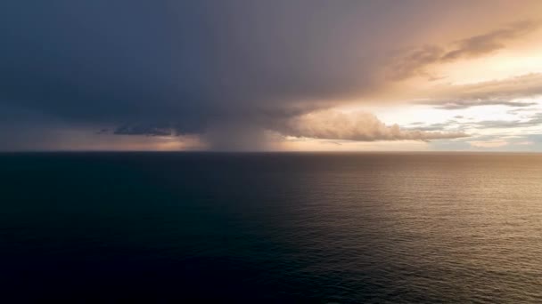 Útěk Filmové Krásy Oceánu Úžasem Inspirující Drone Záběry Zachycující Hypnotizin — Stock video