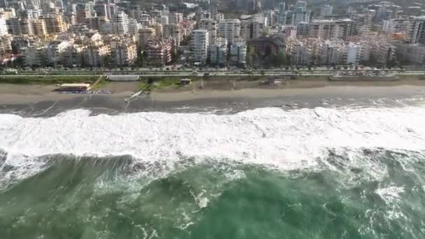 Nsansız Hava Aracımız Güçlü Okyanus Dalgalarının Heyecan Verici Hareketini Yakalarken — Stok video