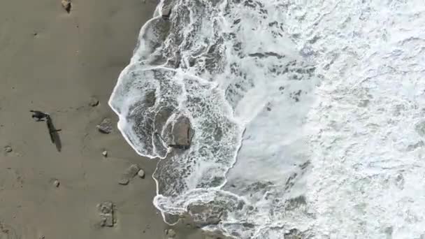 Explore Las Texturas Oceánicas Cinematográficas Medida Que Nuestro Dron Revela — Vídeo de stock