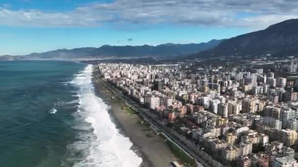 Ponořte Kinematografické Podívané Azurové Moře Zatímco Náš Dron Natáčí Bouři — Stock video