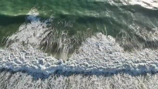 Свидетельствуйте Воздушное Зрелище Кинематографический Беспилотник Снимает Воздействие Сильного Шторма Океанских — стоковое видео