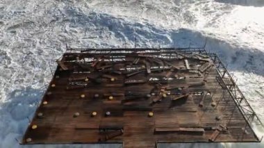 Sinema robotumuz Türkiye 'nin Alanya kentindeki güçlü bir fırtınanın ve okyanus dalgalarının gücünü yakalarken açığa çıkan ham enerjiyi deneyin. Seyircilerinizi doğa güçlerinin yoğunluğuyla meşgul edin..