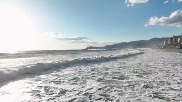 Mergulhe Cativante Drama Uma Forte Tempestade Costeira Enquanto Nosso Drone — Vídeo de Stock