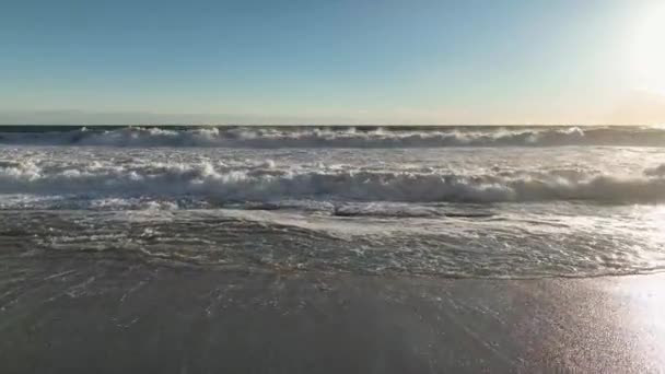 Explorați Puterea Unei Furtuni Coastă Timp Drona Noastră Cinematografică Captează — Videoclip de stoc