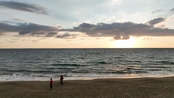 Únete Paseo Por Playa Invierno Mientras Nuestro Dron Cinematográfico Captura — Vídeo de stock
