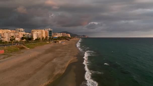 Testemunhe Vibrante Tráfego Costeiro Enquanto Nosso Drone Cinematográfico Captura Animada — Vídeo de Stock