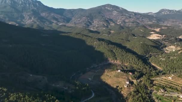 Embarque Uma Viagem Através Majestade Montanha Enquanto Nosso Drone Cinematográfico — Vídeo de Stock