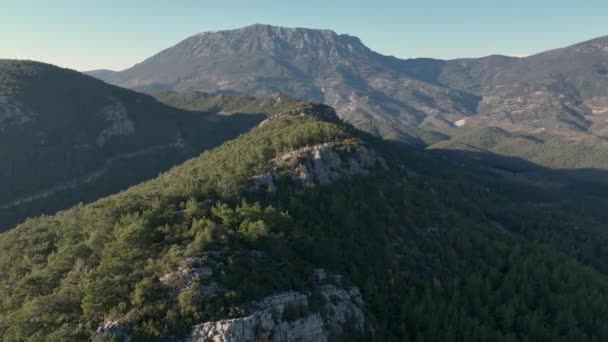 Potěšení Okouzlujících Horských Scenérií Jak Náš Filmový Dron Zkoumá Krásu — Stock video