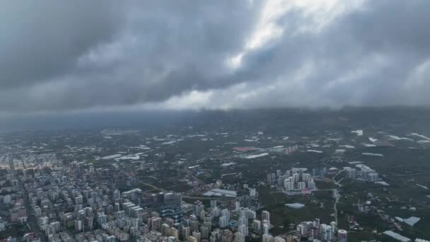 Откройте Себя Впечатляющую Зимнюю Панораму Кинематографический Беспилотник Открывает Впечатляющий Облачный — стоковое видео