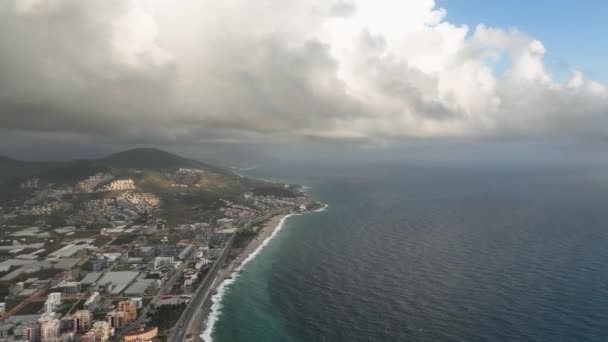 当我们的专业无人机在地中海上空展示出戏剧性的云彩时 准备好屏息吧 — 图库视频影像