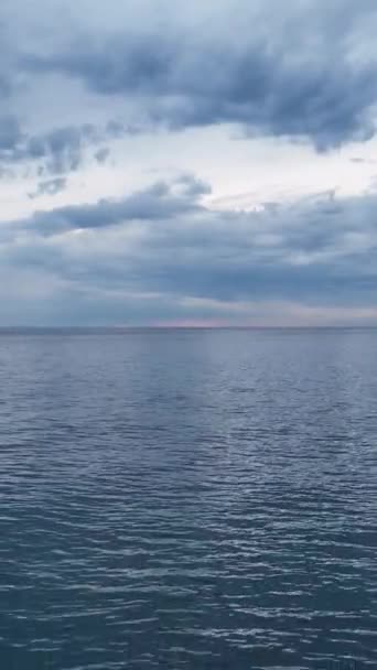 Découvrez Éblouissement Enchanteur Soleil Sur Eau Bleue Partir Une Vue — Video