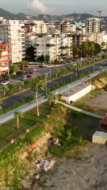 Coastal Drive Aerial Journey Alanyas Traffic Elite Living Descubre Belleza — Vídeos de Stock