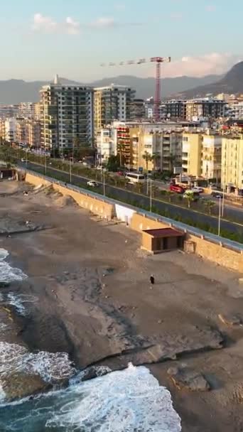 Sumérjase Vibrante Paisaje Urbano Alanya Con Este Cautivador Video Vertical — Vídeos de Stock
