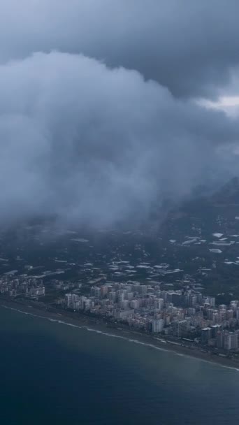 Faceți Călătorie Printr Vedere Coastă Cețoasă Acest Videoclip Vertical Experimentați — Videoclip de stoc