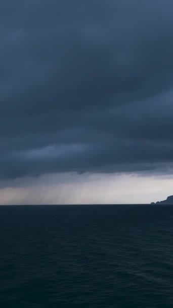 Ponořte Klidné Krásy Pobřežní Scény Tímto Vertikálním Videem Ocenit Éterický — Stock video