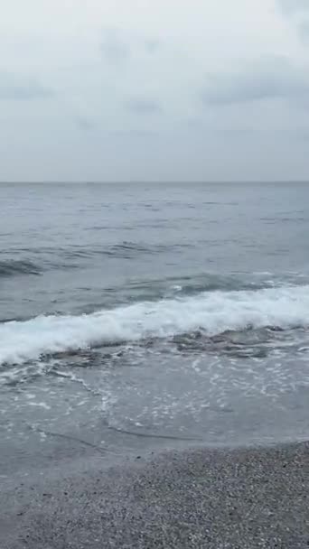 Заповніть Себе Дивовижною Красою Морського Мису Цим Вертикальним Відео Приємність — стокове відео