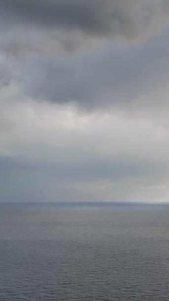 Полюбуйтесь Визуальное Наслаждение Аланиаса Потрясающим Прибрежным Морским Пейзажем Помощью Этого — стоковое видео