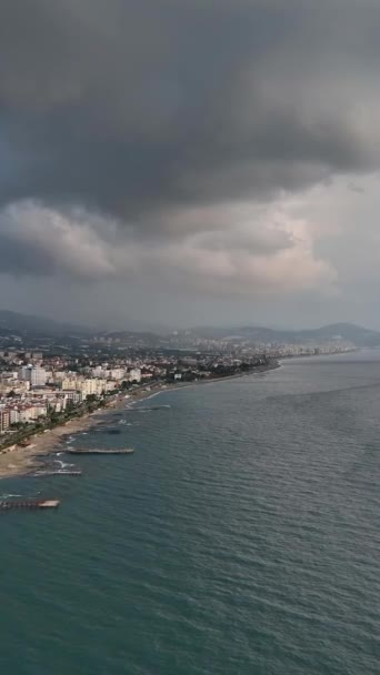 Bli Förtrollad Skönheten Alanyas Stadsbild Med Denna Vertikala Video Planera — Stockvideo
