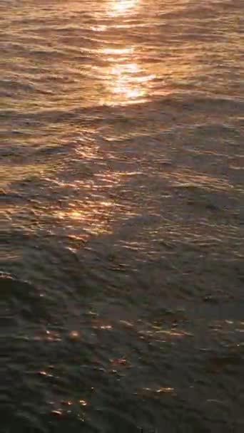 Immergetevi Nella Tranquilla Bellezza Ipnotizzante Arcobaleno Sul Mare Questo Video — Video Stock