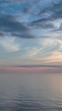 Kozmik deniz manzaralarının seni bilinç ufkunun ötesine taşımasına izin ver. Türkiye 'nin Alanya kentindeki bu hayranlık verici manzarayı keşfedin.