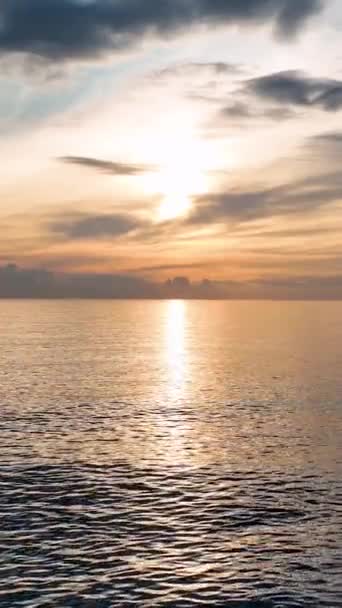 Mergulhe Serenidade Pôr Sol Mar Observe Tranquilo Gradiente Cores Beleza — Vídeo de Stock