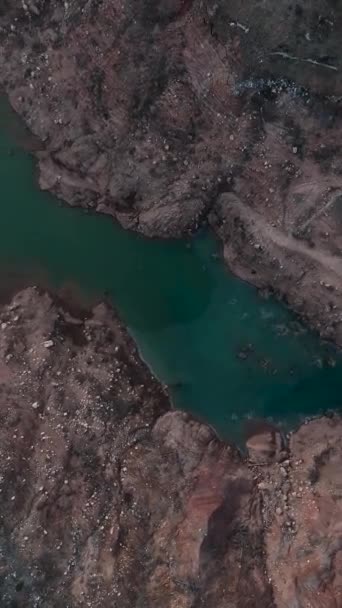 Sea Testigo Belleza Río Montaña Bañado Por Cálida Luz Del — Vídeo de stock