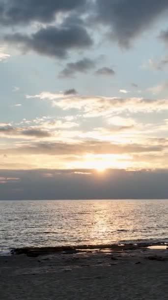 Mesmerized Dazzling Beauty Twilight Vertical Video Featuring Sea Sunset Witness — Stock Video