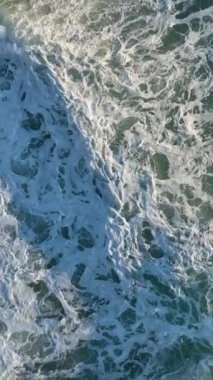 Projelerinizi ve duvar kağıtlarınızı büyüleyici 4K yavaş çekim deniz dokusuyla yükseltin. Kendinizi mümkün olan en yüksek kalitede görsellere daldırın.