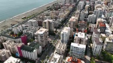 İnşaat senfonisini deneyin. İHA, yerleşim alanının yavaş yavaş şekillendiği nefes kesen hava görüntülerini yakalıyor..