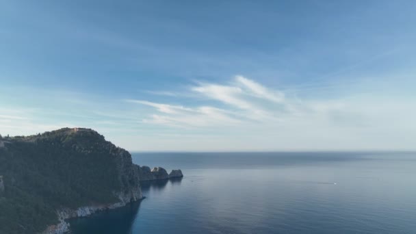 매혹적 광경에서 아름다운 청록색 바다로 꾸며진 클레오파트라 해변의 분위기에 자신을 — 비디오