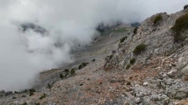 Dağların ve bulutların huşu uyandıran güzelliğini, ahenkli bir birlik içinde yaşayın, sinematik bir başyapıt yaratın..