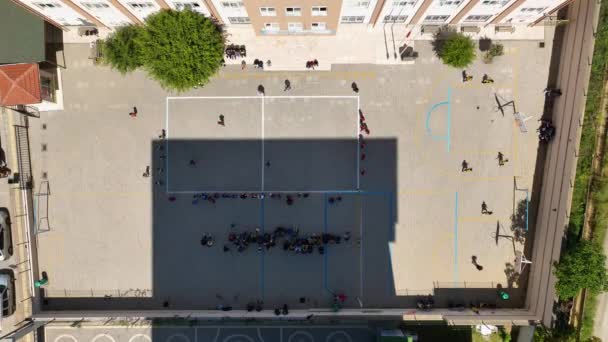 Погрузитесь Оживленную Атмосферу Турецкой Средней Школы Беспилотник Проводит Воздушные Исследования — стоковое видео