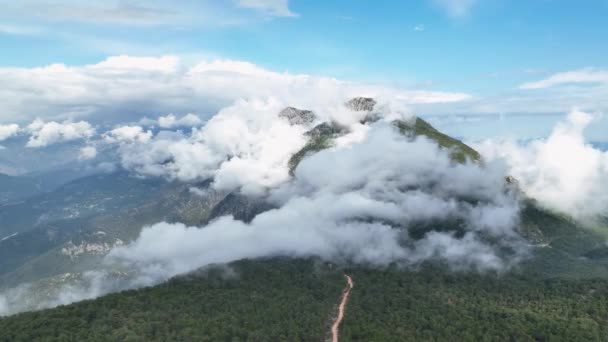 Ponořte Okouzlující Scenérie Epických Hor Jako Dron Nabízí Fascinující Letecké — Stock video