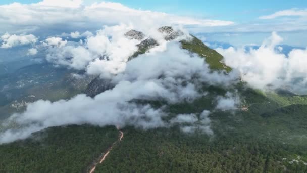 Admirez Grandeur Éthérée Majestueux Paysage Montagneux Alors Que Drone Dévoile — Video