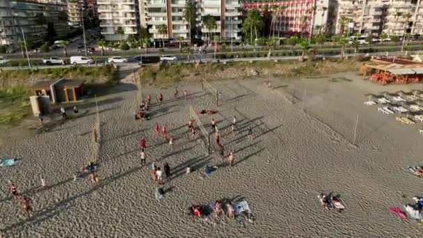 Sichern Sie Sich Einen Platz Der Ersten Reihe Des Beachvolleyball — Stockvideo