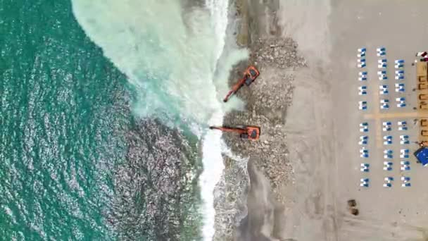 Experience Dynamic Makeover Rocky Beach Aerial Footage Powerful Breakers Work — Stock Video