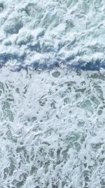 Mergulhe Tranquilidade Das Ondas Mar Câmera Lenta Acariciando Águas Azuis — Vídeo de Stock