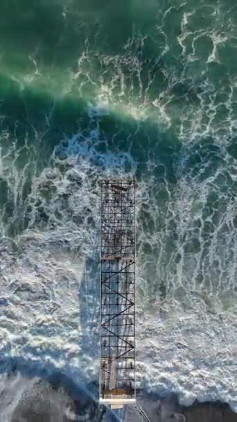 Погрузитесь Великолепие Бирюзового Океанского Шторма Через Потрясающие Кадры Воздуха — стоковое видео