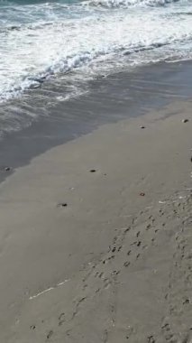 Fırtınalı bir deniz, bir sonraki sosyal medya projeniz için mükemmel bir sinematik öykü olarak gözler önüne seriliyor..