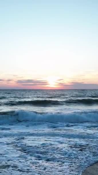 魅惑的な空中の視点からアラニアス地中海の泡の威厳を目撃 — ストック動画