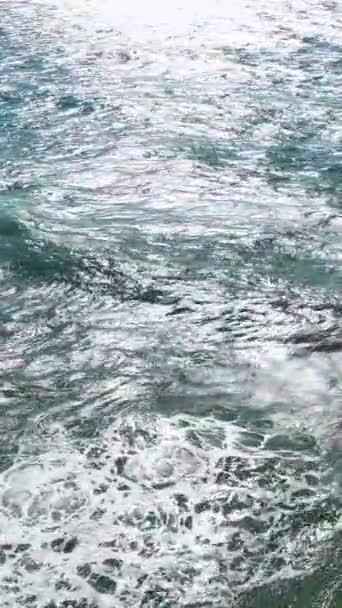 Enjoy Cinematic View Alanyas Stone Beach Azure Waves Vertical Video — Stock Video