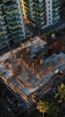 Akdeniz 'in güzel kıyılarında kaliteli ev inşaatı yolculuğunu tecrübe edin..