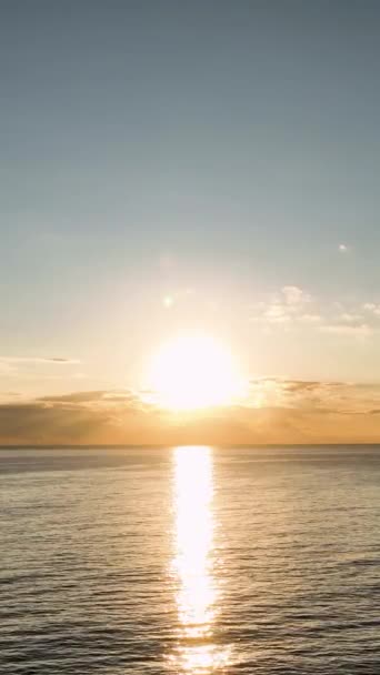 Güneşin Batışı Sihri Altındaki Deniz Dokusunun Görsel Özelliklerini Incele Havadan — Stok video
