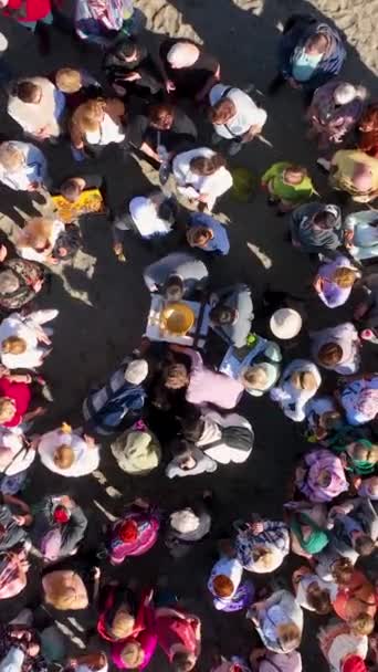 Erleben Sie Ein Orthodoxes Fest Von Oben Während Die Menschen — Stockvideo