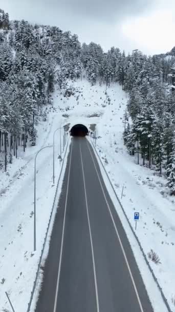 Ζήστε Μια Πανοραμική Θέα Των Χιονοσκεπών Σηράγγων Ιδανική Για Social — Αρχείο Βίντεο