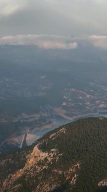 Türkiye 'nin Alanya kentindeki ev inşaatının hava görüntülerine baktığınızda sahil güzelliğine hayret edersiniz..