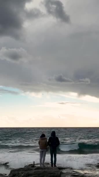 Погрузитесь Кинематографическое Великолепие Внушающего Трепет Воздушного Вида Прибрежный Закат — стоковое видео