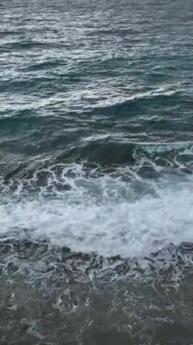 Akdeniz 'in en çarpıcı günbatımına tanıklık ederken sahilin sihrini yaşayın..