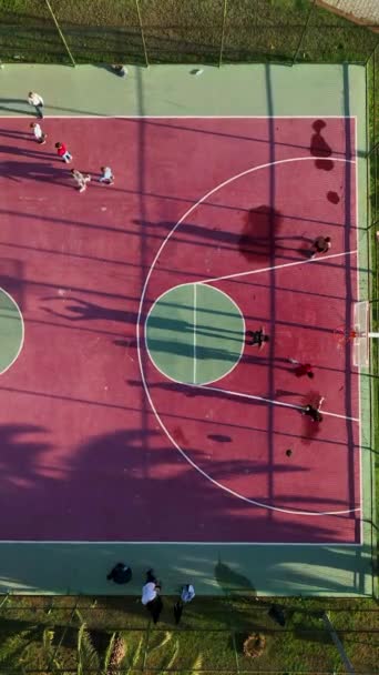 Захоплюйтесь Повітряним Захопленням Захопливих Баскетбольних Моментів Узбережжі Середземного Моря Аланї — стокове відео