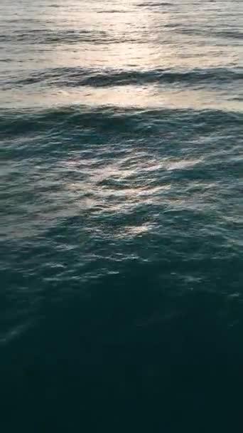 Бути Враженим Розв Язаним Люті Океану Сонце Починається Захоплюючи Приголомшливе — стокове відео